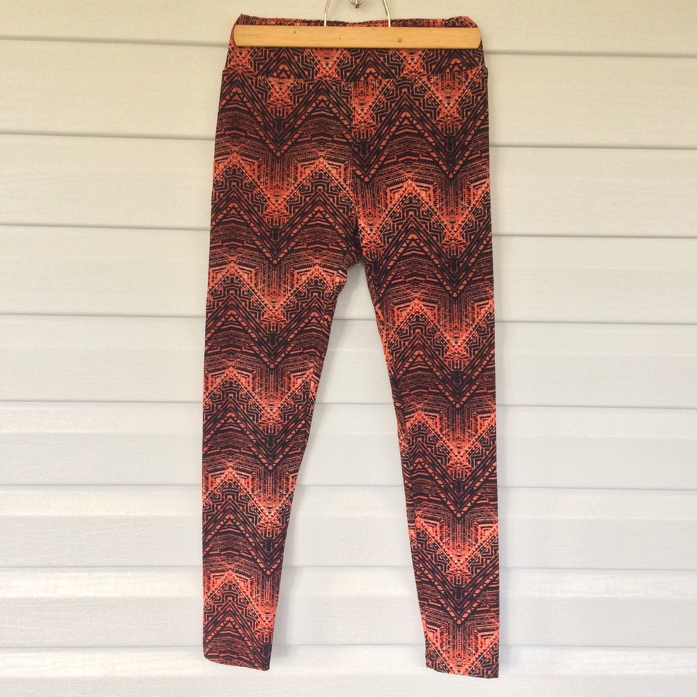 LuLaRoe - One Size - Chevron/Aztec Print Leggings